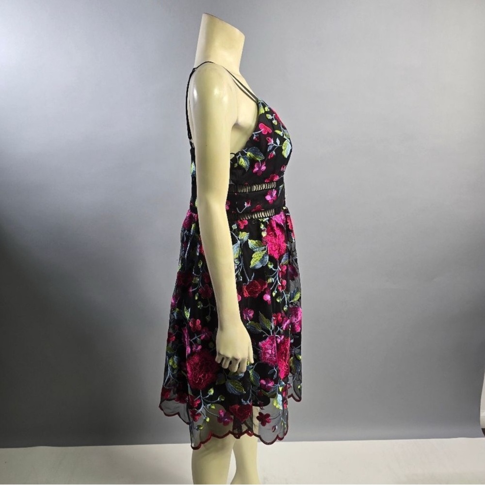 Nicole Miller Floral Sundress V-Neck - Picture 5 of 6